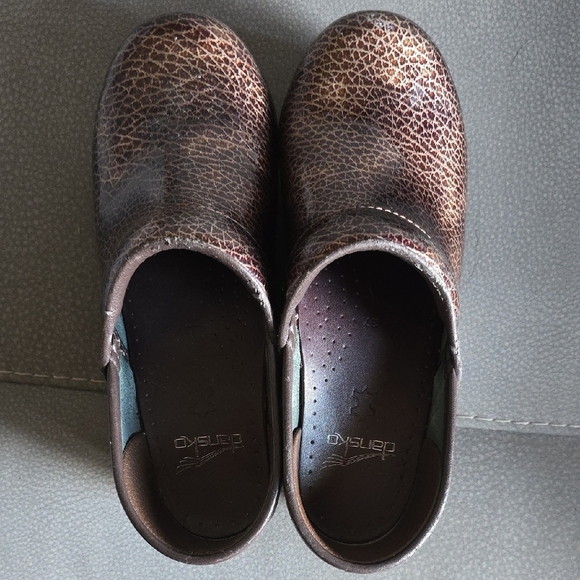 Dansko Textured Brown Leather Clogs - Picture 1 of 3